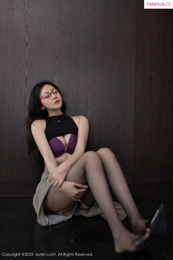 鱼子酱fish  [XiuRen]高清写真图 2025.04.30 No.10231 鱼子酱Fish 印尼旅拍第33张图片